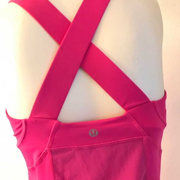Lululemon adorable hot pink ladies top - Picture 6 of 6